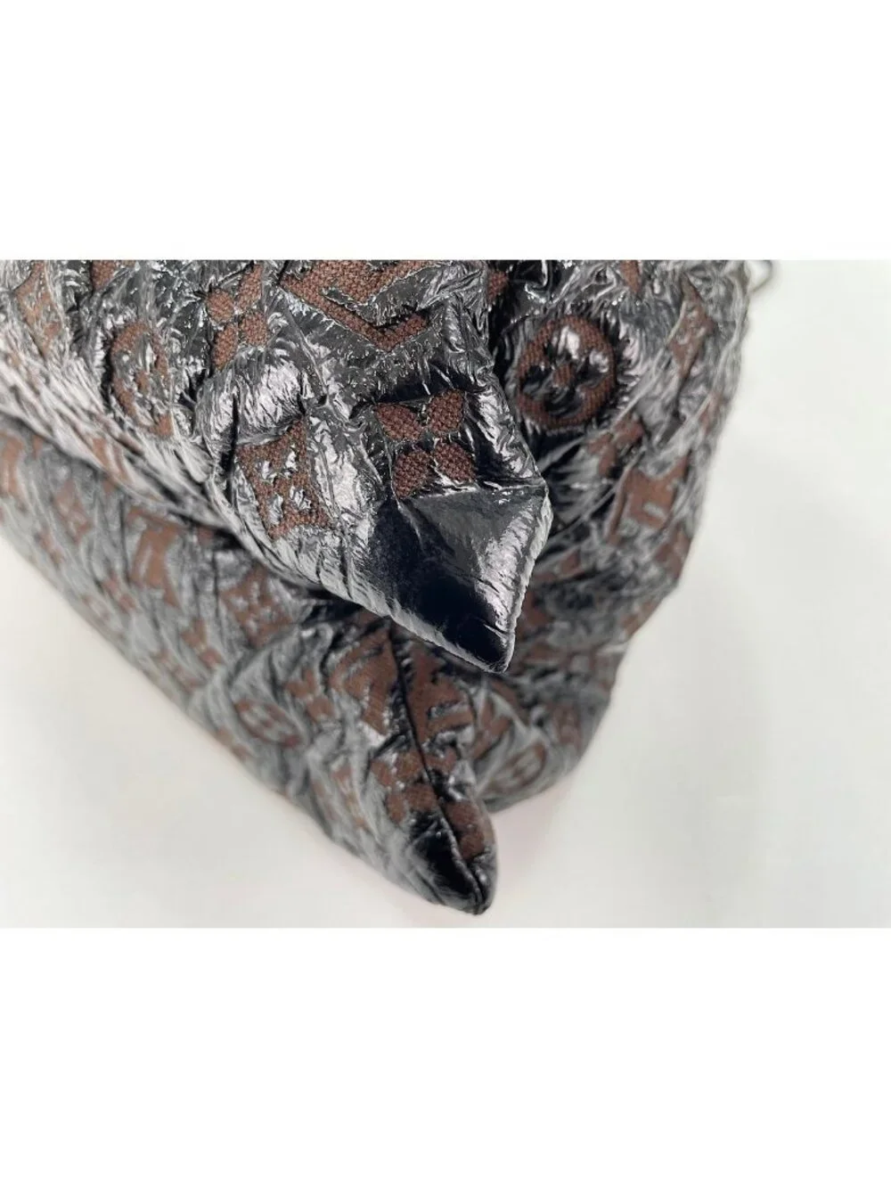 Louis Vuitton Shoulder Bag Squeaky